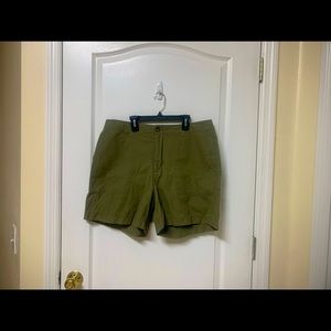 Like New! Gap Olive Green Shorts. Size 14
